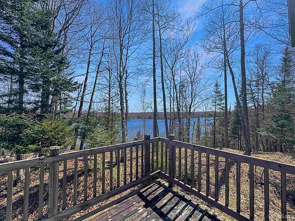 3rd image of 119 Maggie Point Rd