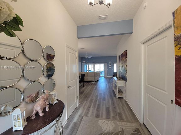 4th image of 953 Ruhlman Loop