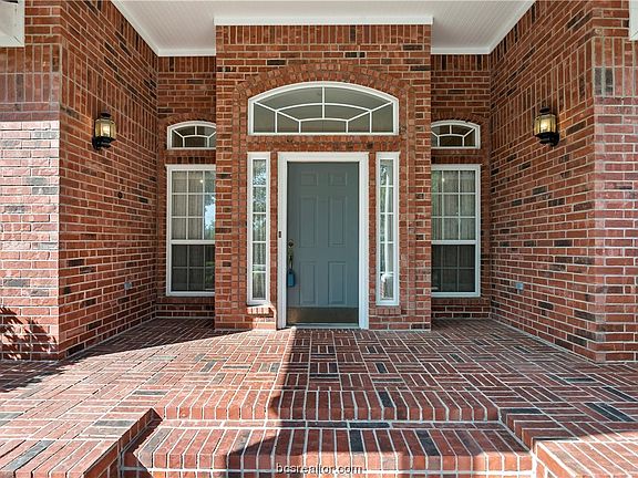 2nd image of 4600 Spyglass Ct