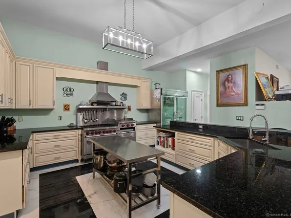 8 Tom Road, East Haddam, CT 06423