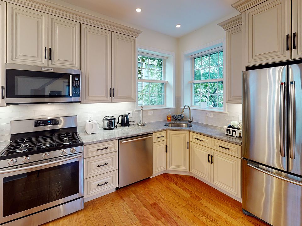 1st image of 9 Ashton Pl #1A