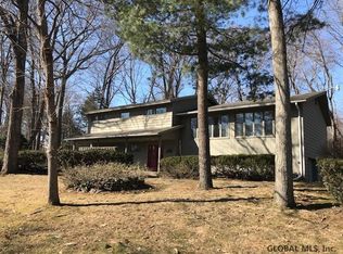 95 Berwick Rd, Delmar, NY 12054