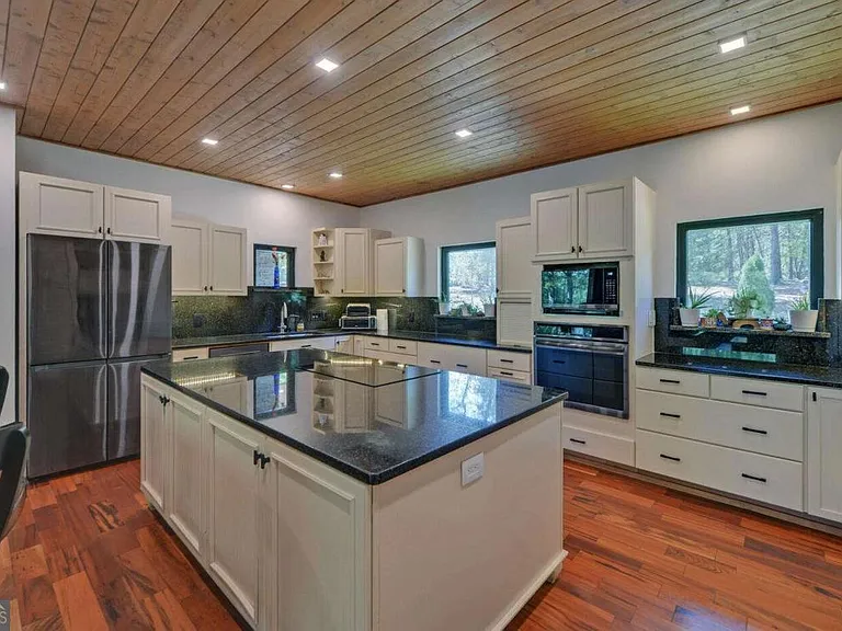 675 Freedom Heights Dr — Photo 11