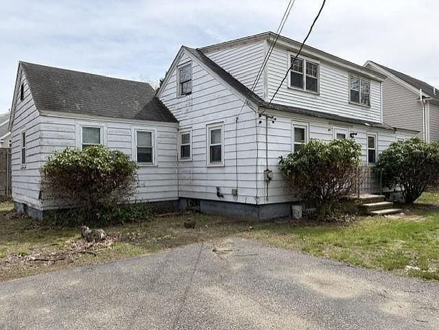 1st image of 1360 Woodbury Avenue