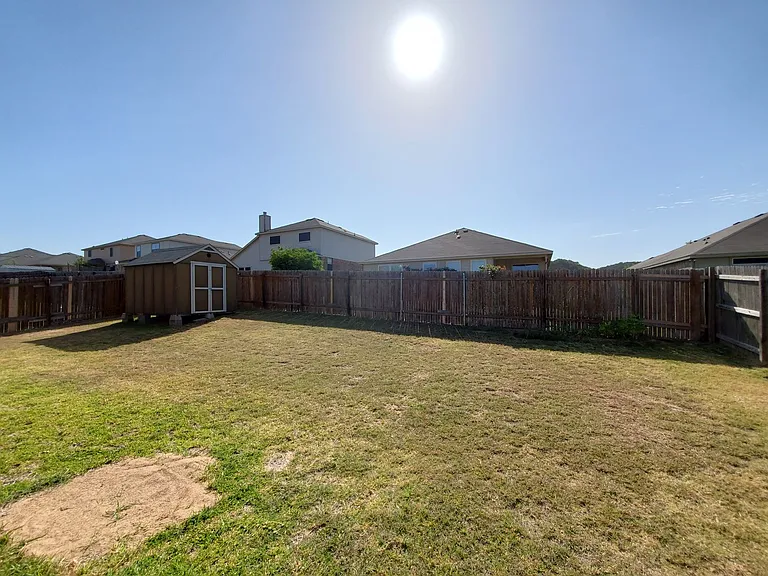 6304 Taree Loop — Photo 28