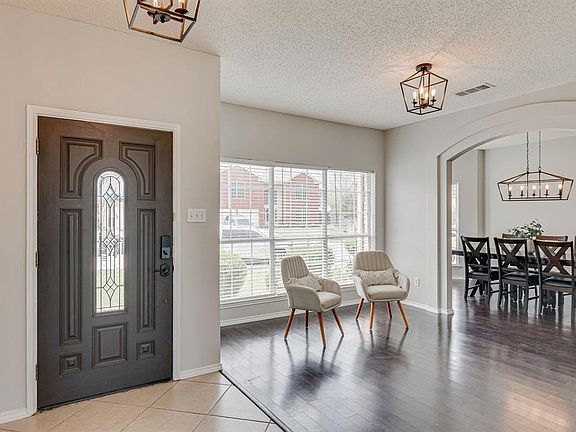 3rd image of 6878 Danieldale Dr