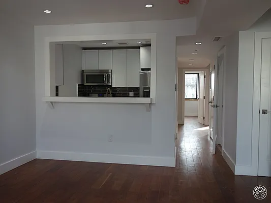 Rented by MySpaceNYC | media 30