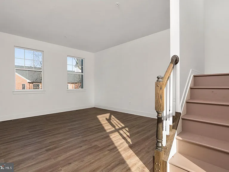 13 1st Ave SW #6 — Photo 11