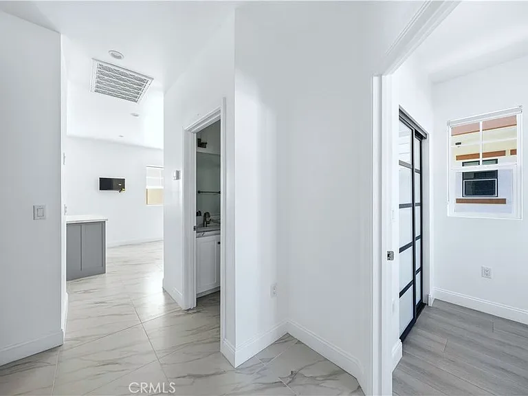 10538 La Reina Ave #4 — Photo 12