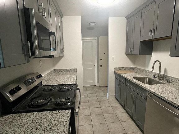 4th image of 1732 Ross Cir