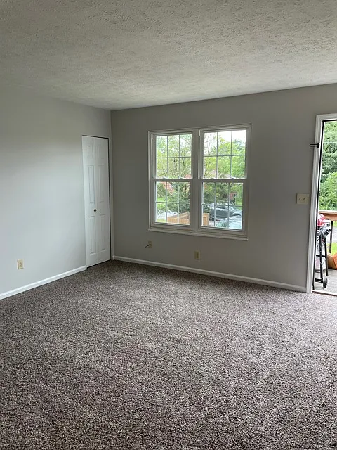 2 bed, 900 sqft, $825 — Photo 3