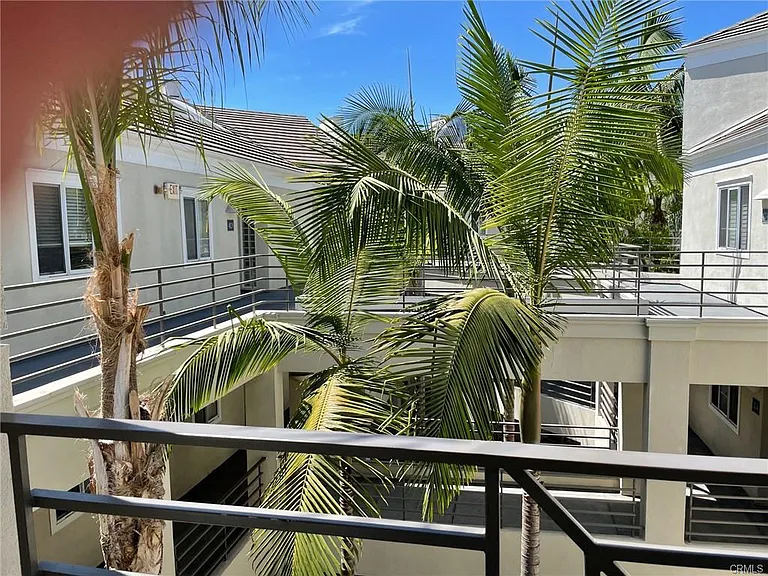 Condo is in 4th floor
