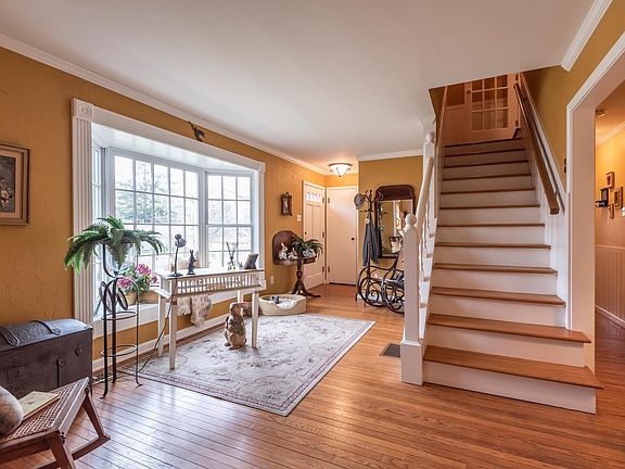 4th image of 1480 E Southdowns Dr