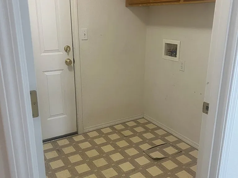 1460 Oxford Cir — Photo 15