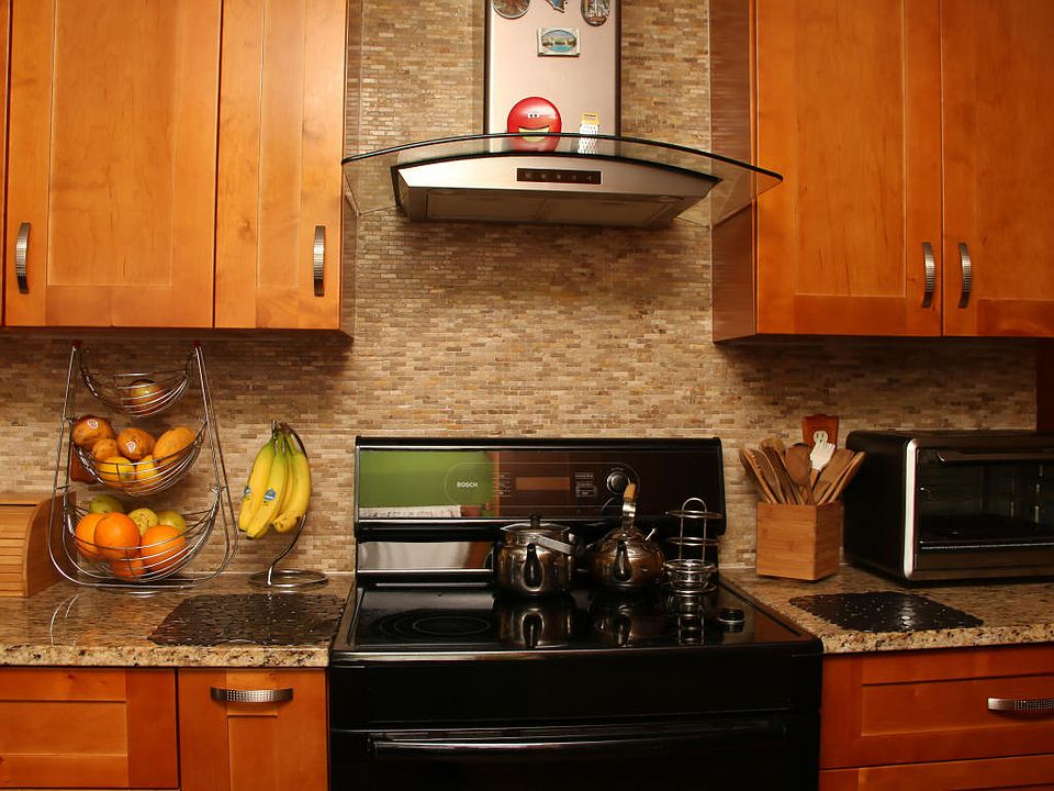 1st image of 624 N 109th St