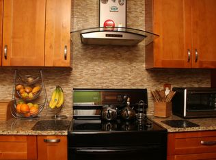 624 N 109th St, Wauwatosa, WI 53226