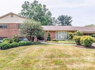 7 Oak Hollow Ct, Pikesville, MD 21208