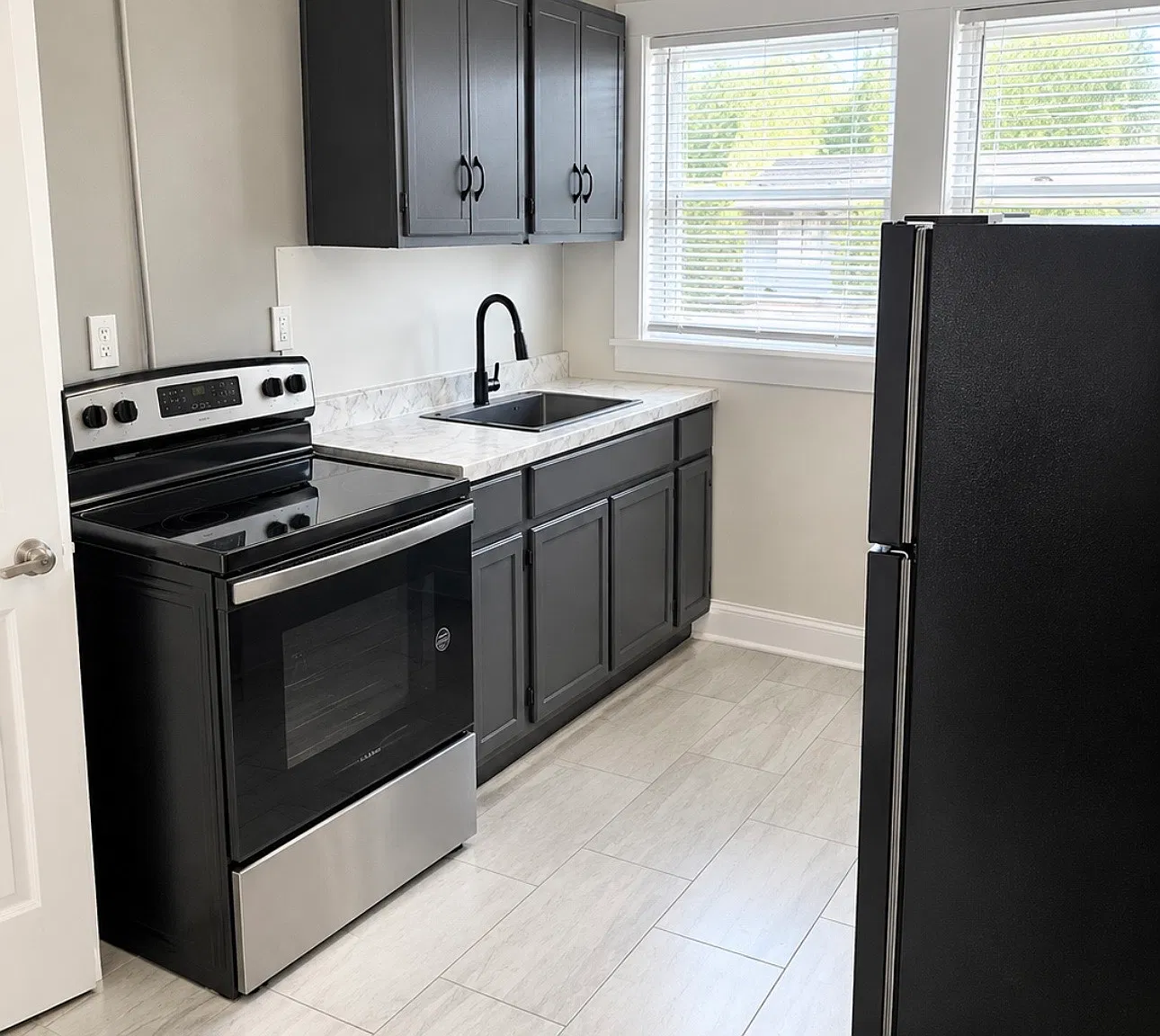 2 bed, 1029 sqft, $1,000 — Photo 3