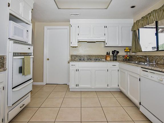 4th image of 1482 Conway Dr