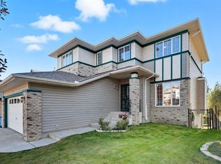 7 NE Panatella Close NW, Calgary, AB T3K 6B3