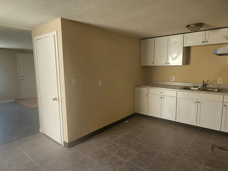 3186 Penfield Rd — Photo 4
