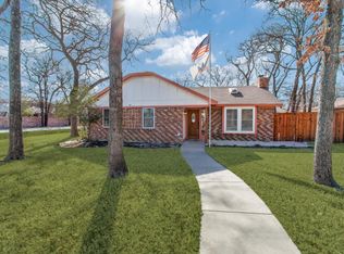 1124 Lake Ridge Dr, Azle, TX 76020