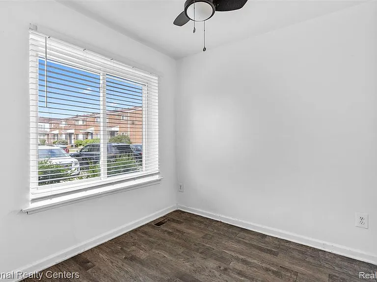 534 Saint Maron Pl — Photo 7