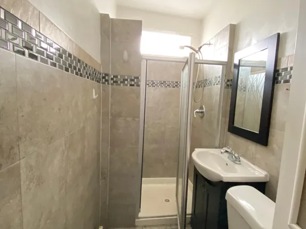 909 S 8th St, Philadelphia, PA 19147