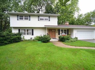 1415 Diamond Ct, Sun Prairie, WI 53590