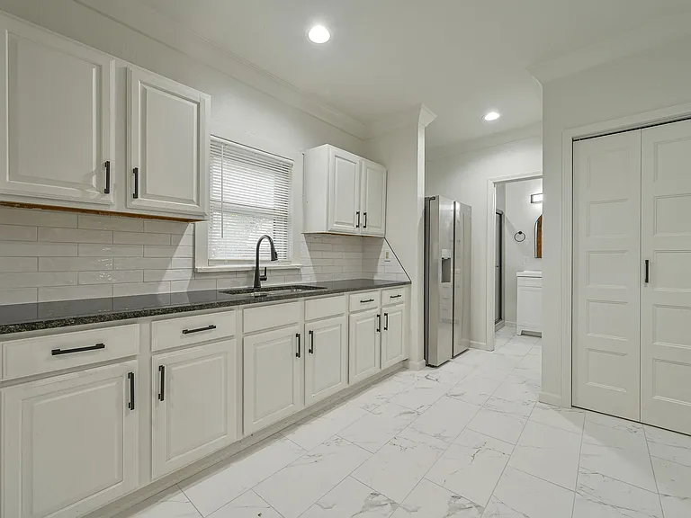 1017 NE 16th St — Photo 16