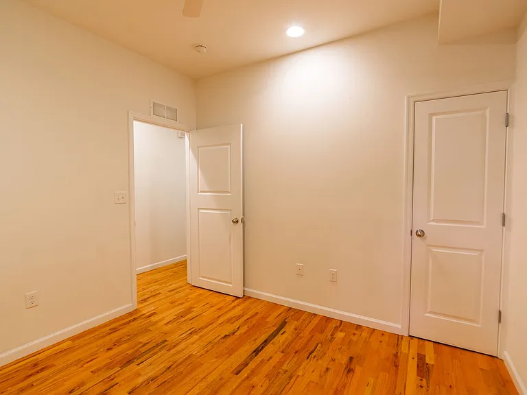 330 N Preston Street — Photo 9