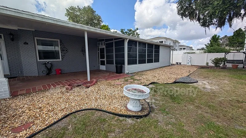 2 bed, 2.0 bath, 1517 sqft, $1,800 — Photo 3