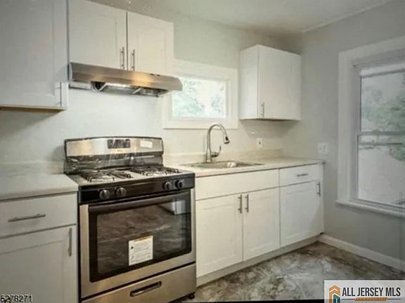 5th image of 737 Kensington Ave #39