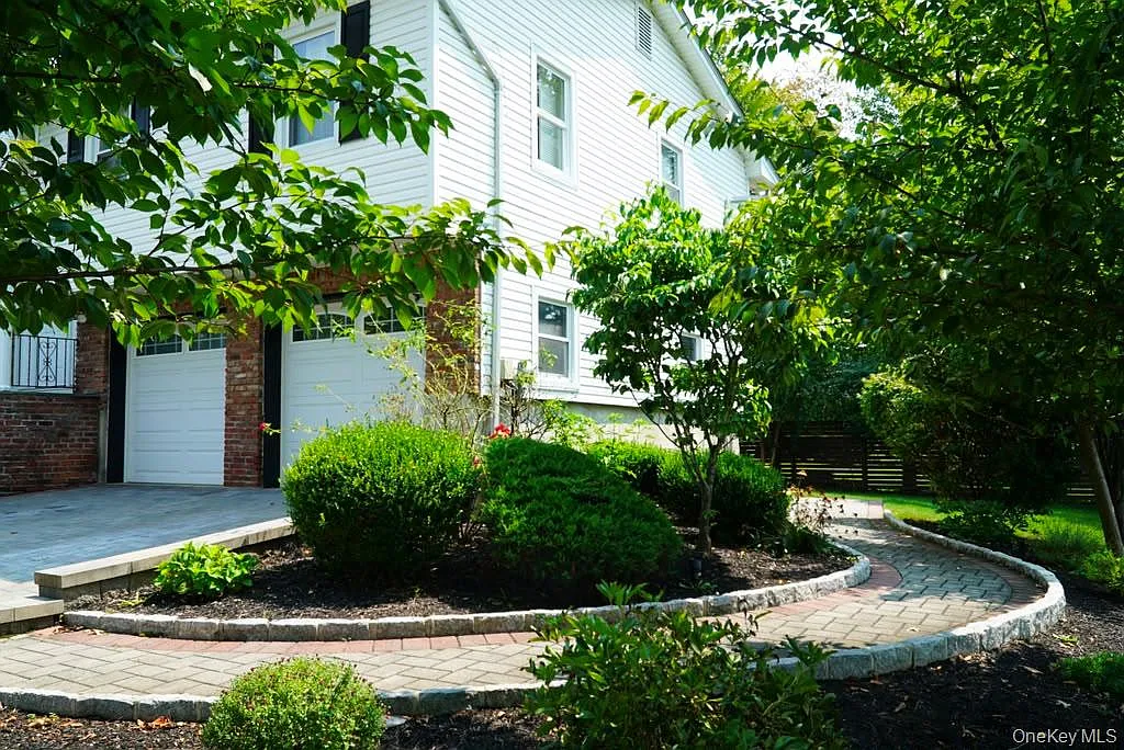 4 bed, 3.0 bath, 2158 sqft, $4,800 — Photo 3