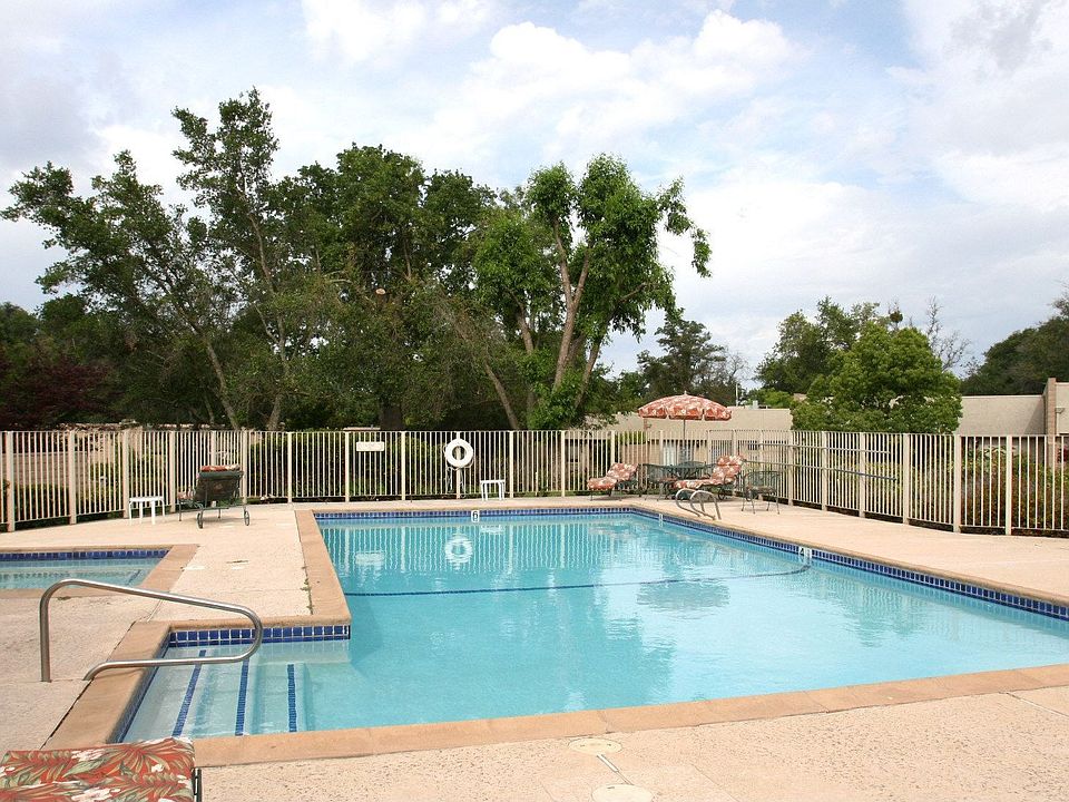Villa Pool