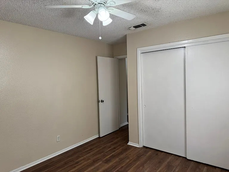 6919 Moon Lake Dr — Photo 17