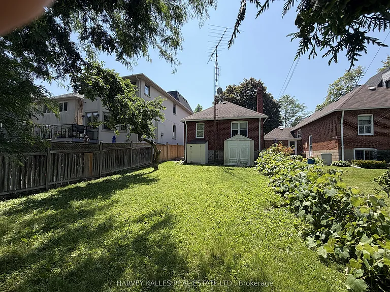 240 Joicey Blvd — Photo 14