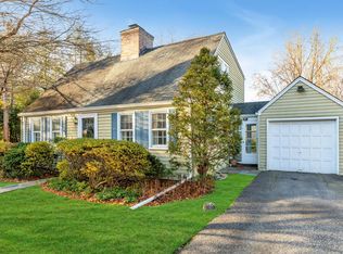 19 Crestwood Rd, Port Washington, NY 11050