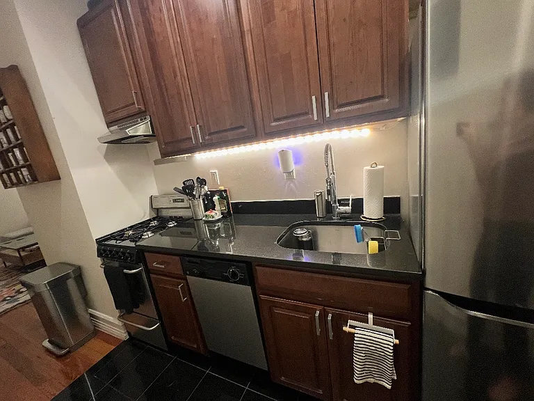335 State St #4M — Photo 9