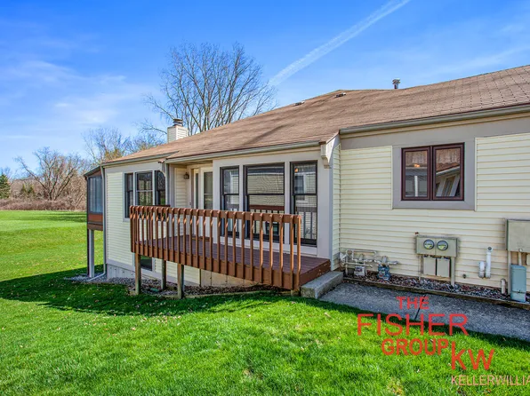 298 Rolling Greene Dr NW, Grand Rapids, MI 49534