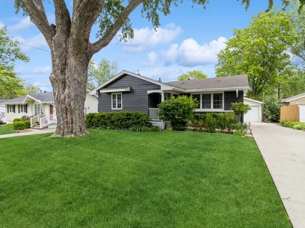 609 31st St, West Des Moines, IA 50265