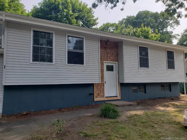 7 Chestnut Lane, Ledyard, CT 06339