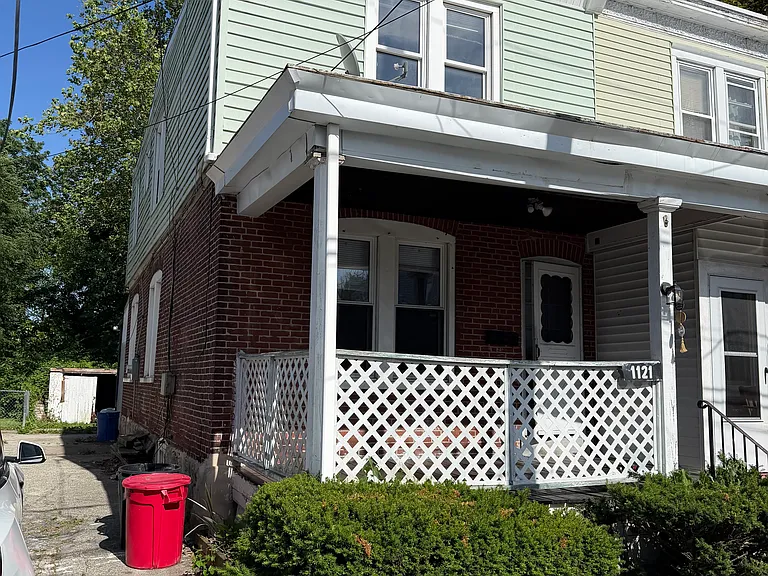 1121 Woodside Ave — Photo 12