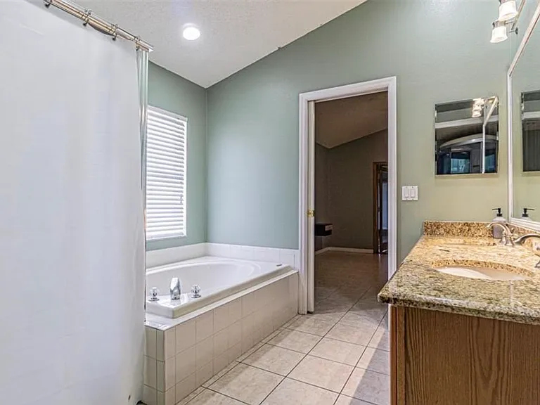2614 Hawk Roost Ct — Photo 6