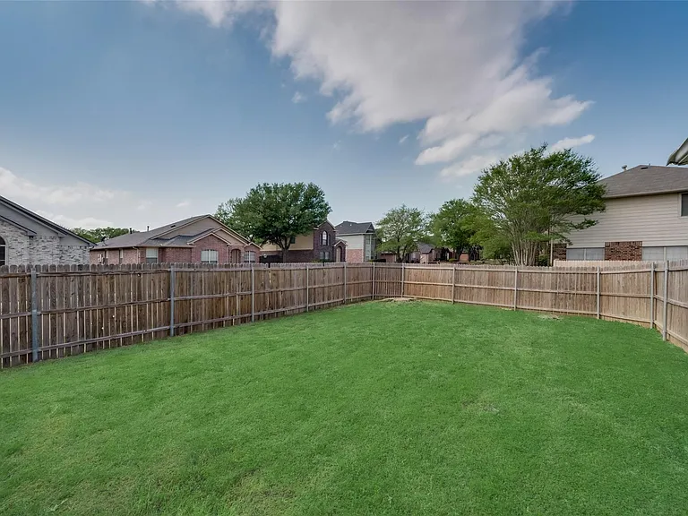 908 Stone Trail Dr — Photo 29