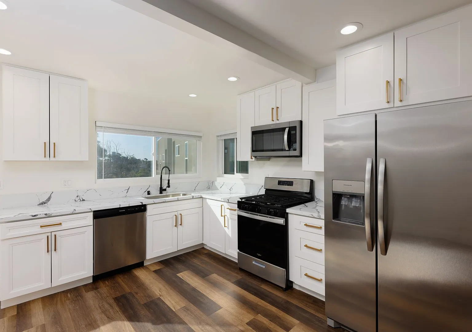 Fully Remodeled 5-Bedroom, 3-Bath Home Walking Distance to SDSU & Top Shopping Destinations — Photo 2