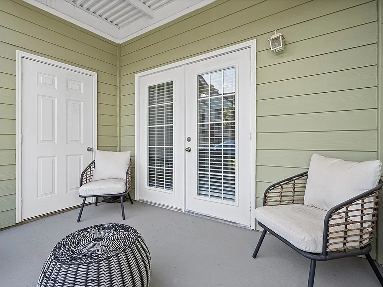 Cypress Cove Apartment Homes — Photo 8
