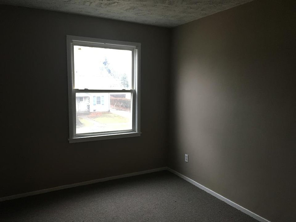2nd image of 830 S Central Dr