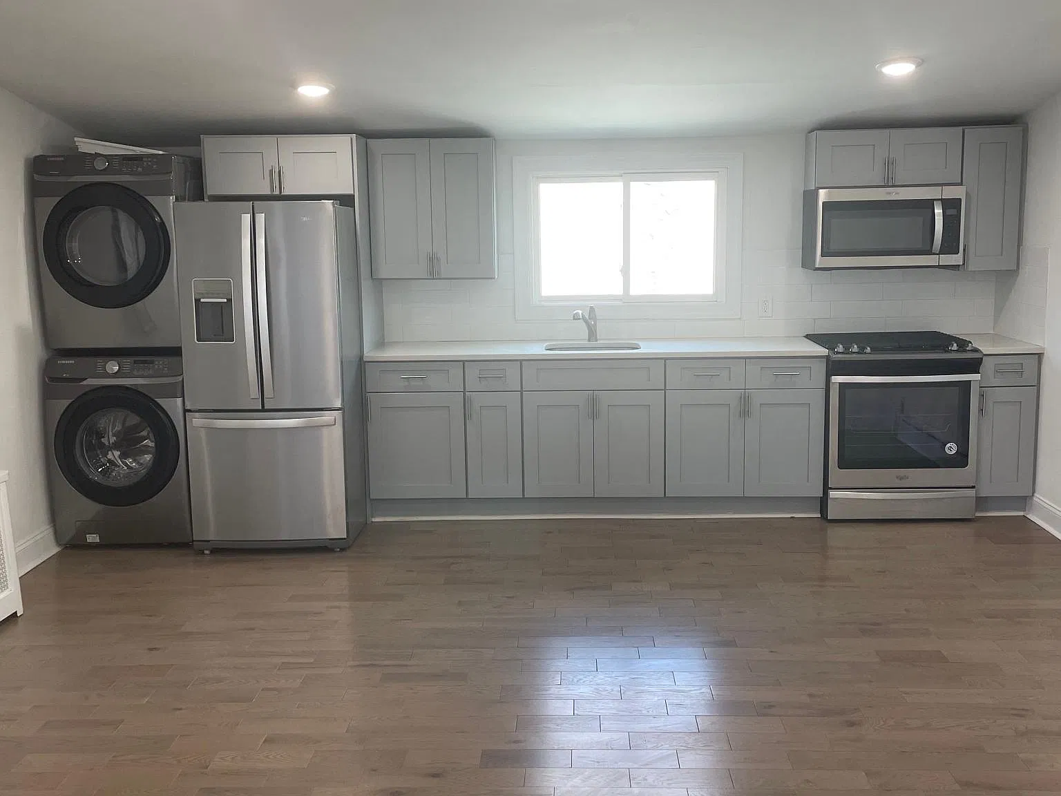 2 bed, 950 sqft, $1,500 — Photo 3
