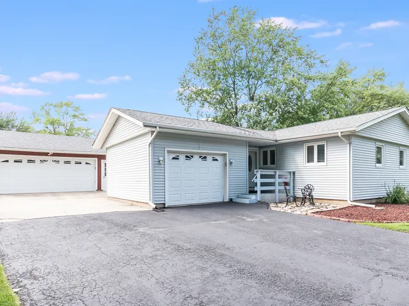 30W140 Bruce Ln, Naperville, IL 60563